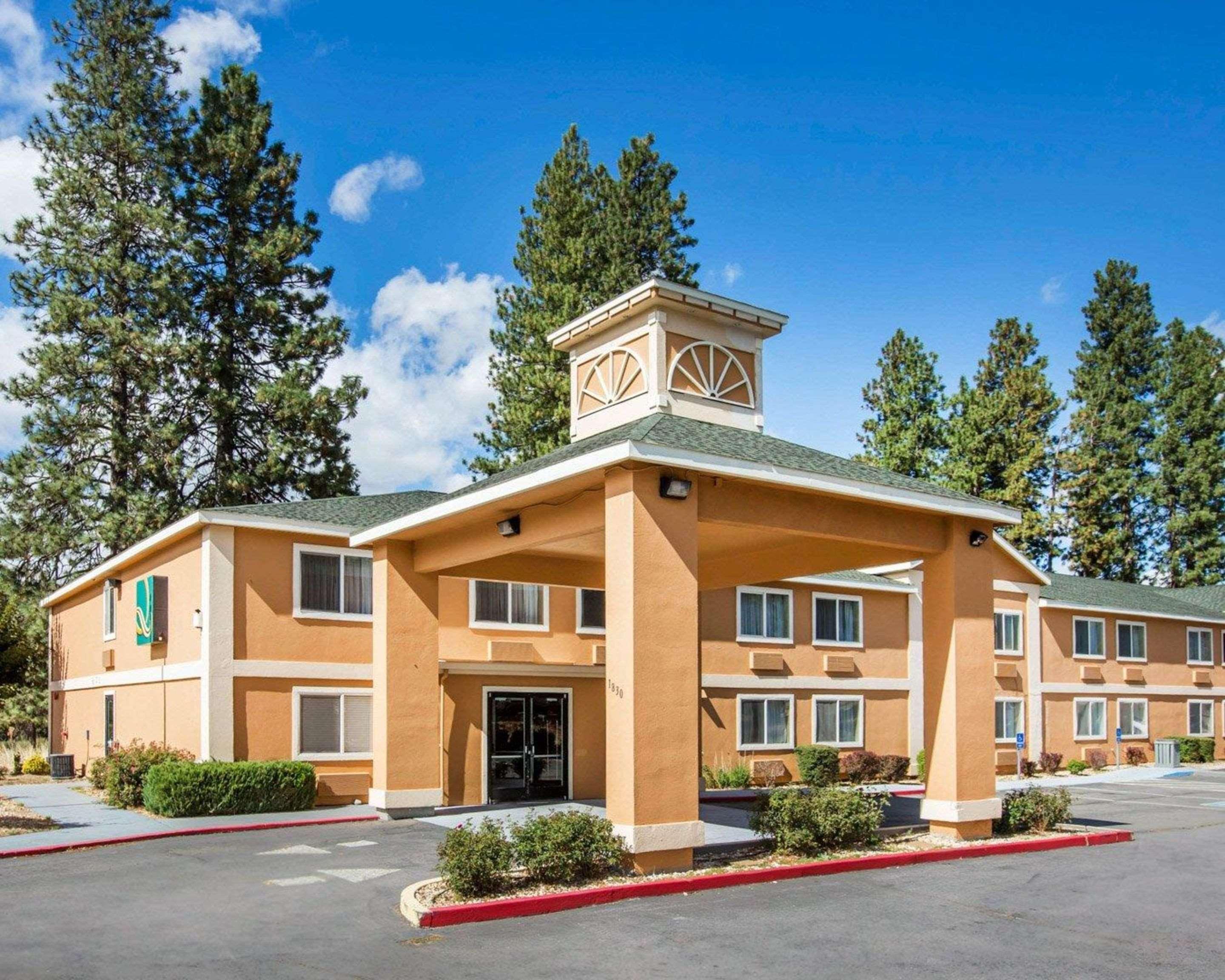 Quality Inn & Suites Уийд Екстериор снимка