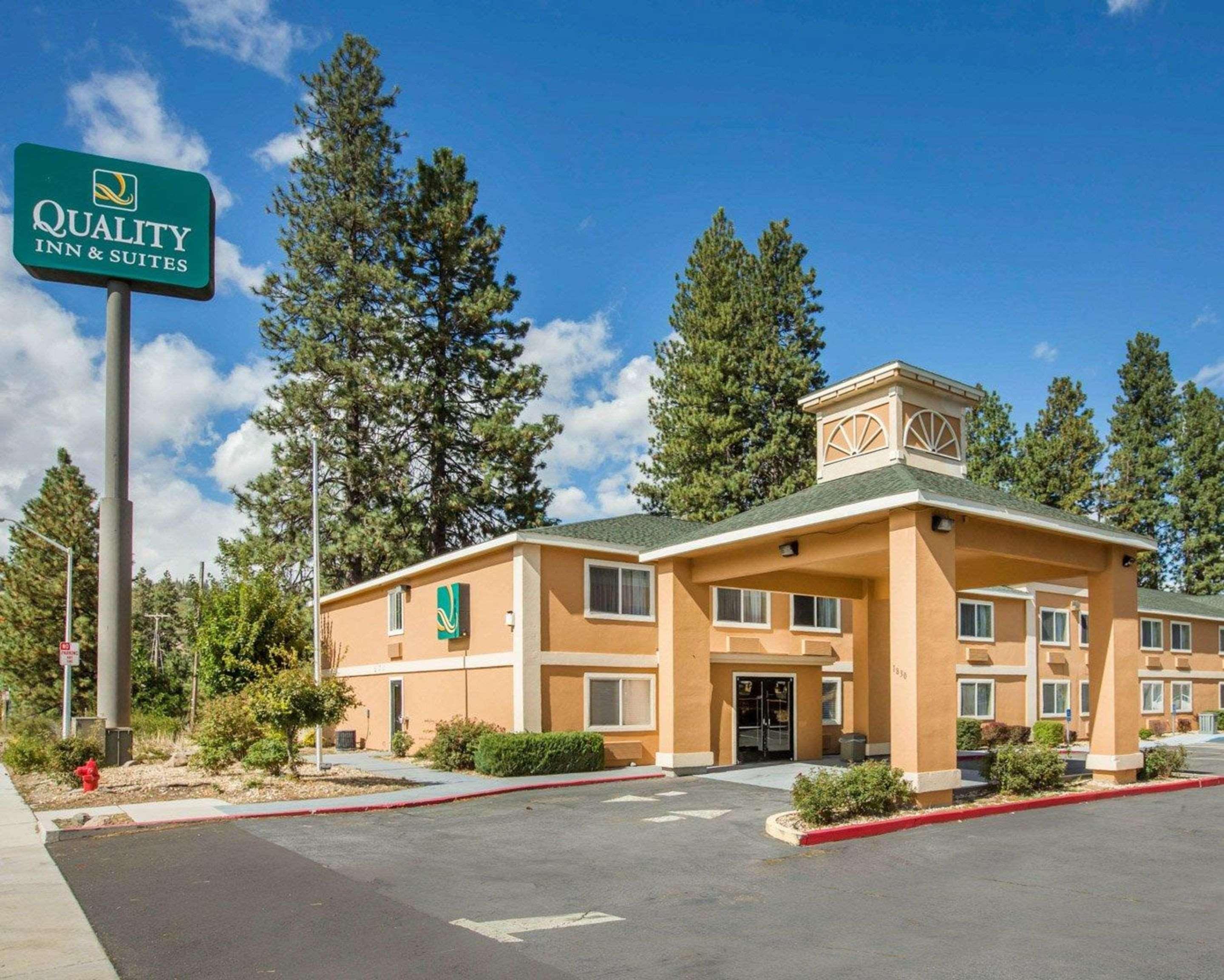 Quality Inn & Suites Уийд Екстериор снимка