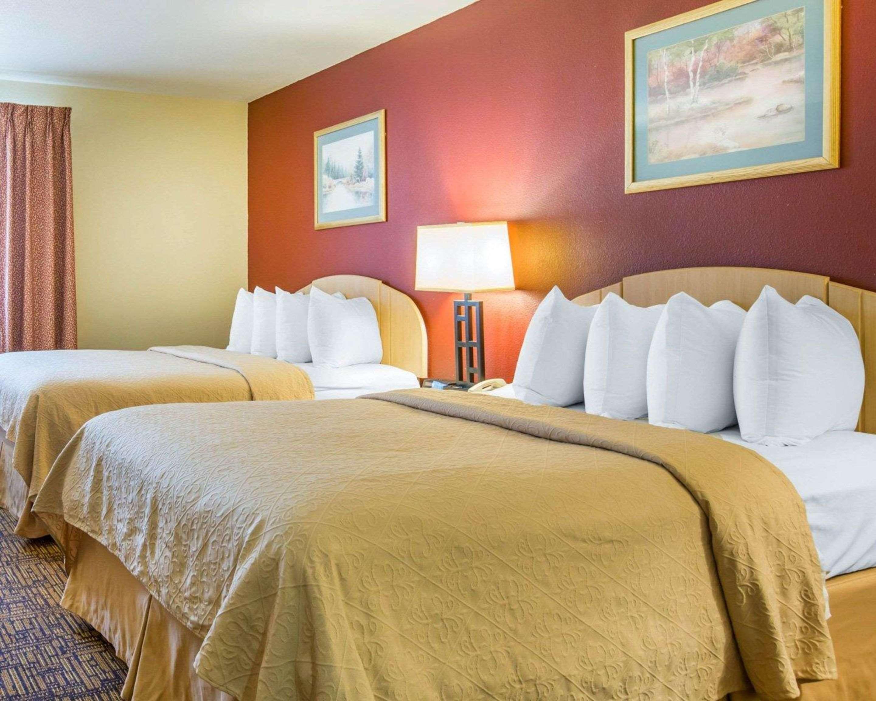 Quality Inn & Suites Уийд Екстериор снимка
