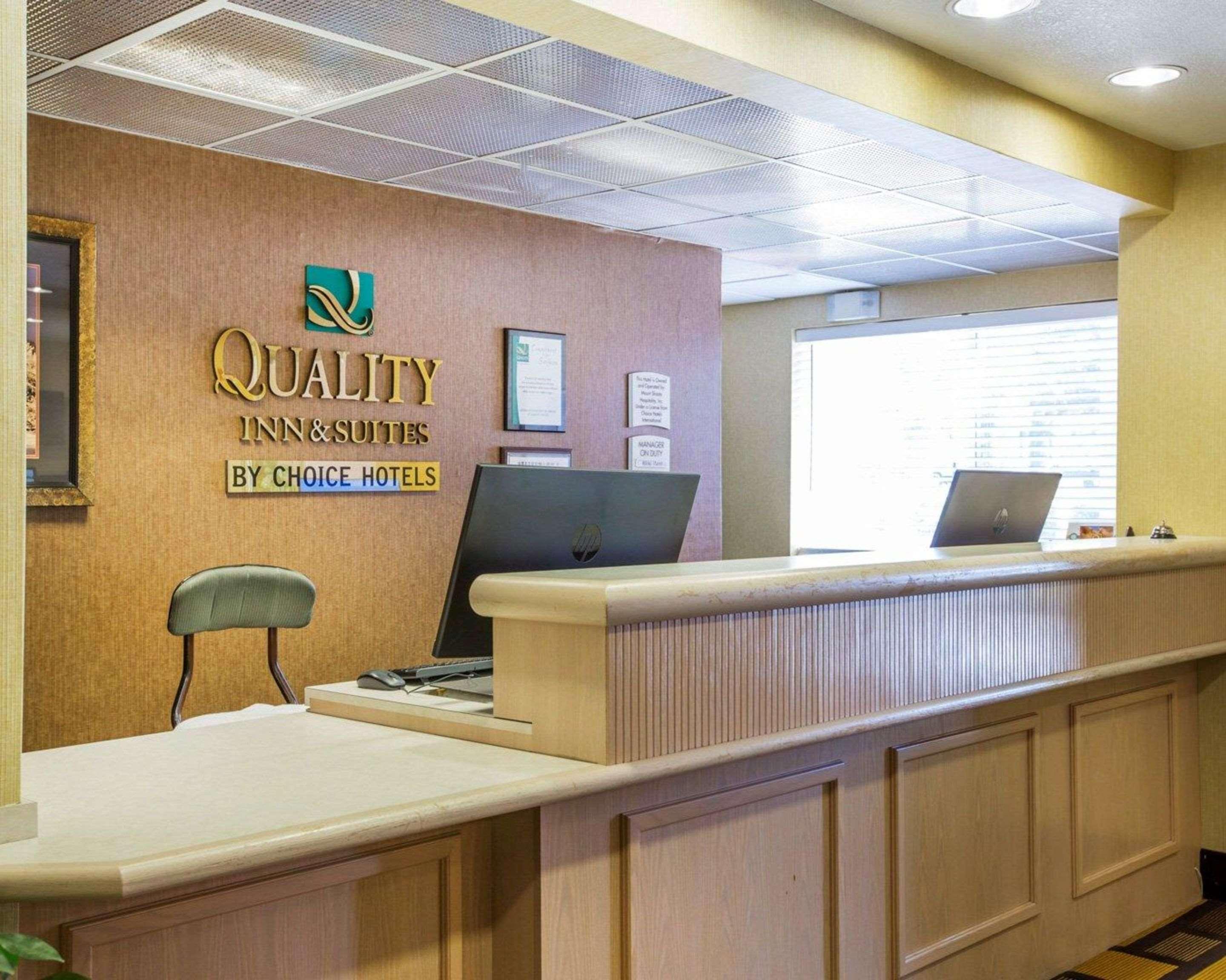 Quality Inn & Suites Уийд Екстериор снимка