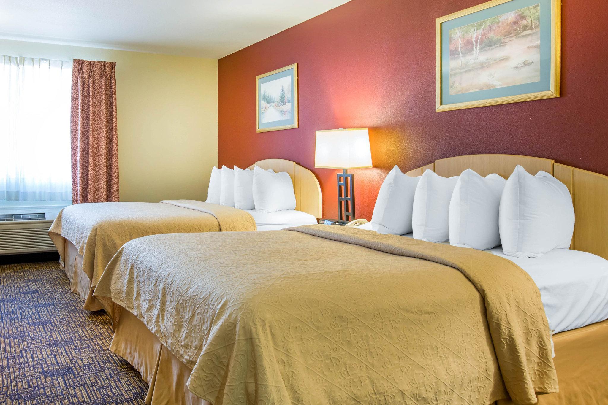 Quality Inn & Suites Уийд Екстериор снимка