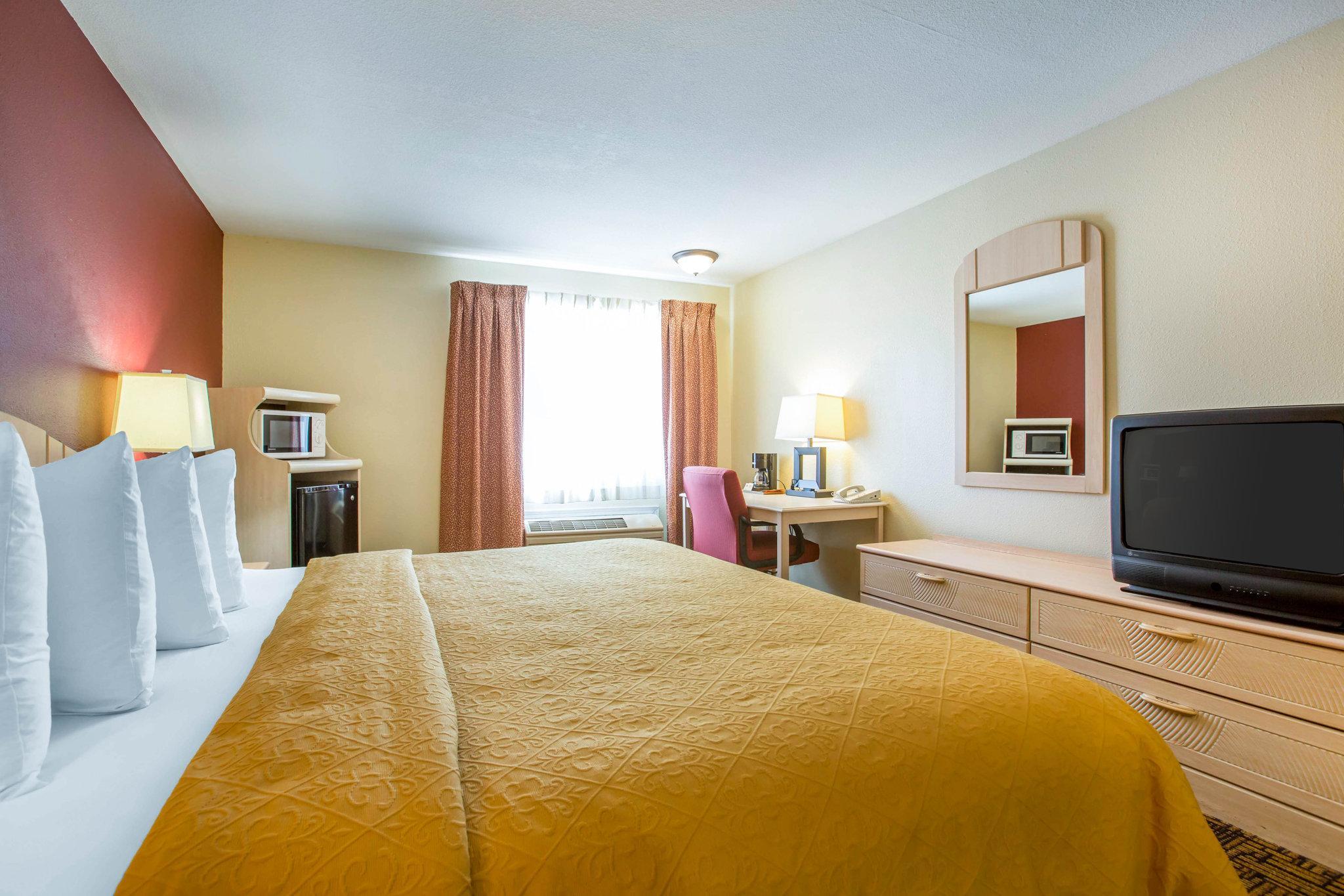 Quality Inn & Suites Уийд Екстериор снимка