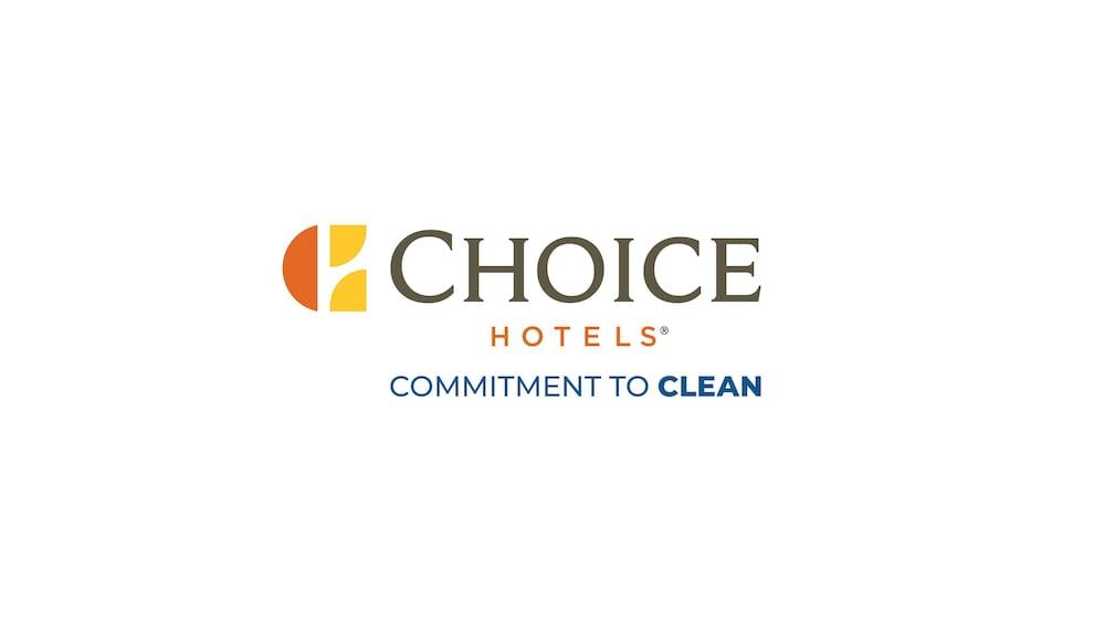 Quality Inn & Suites Уийд Екстериор снимка