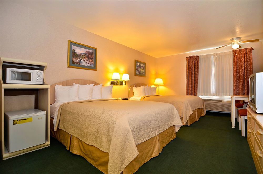 Quality Inn & Suites Уийд Стая снимка