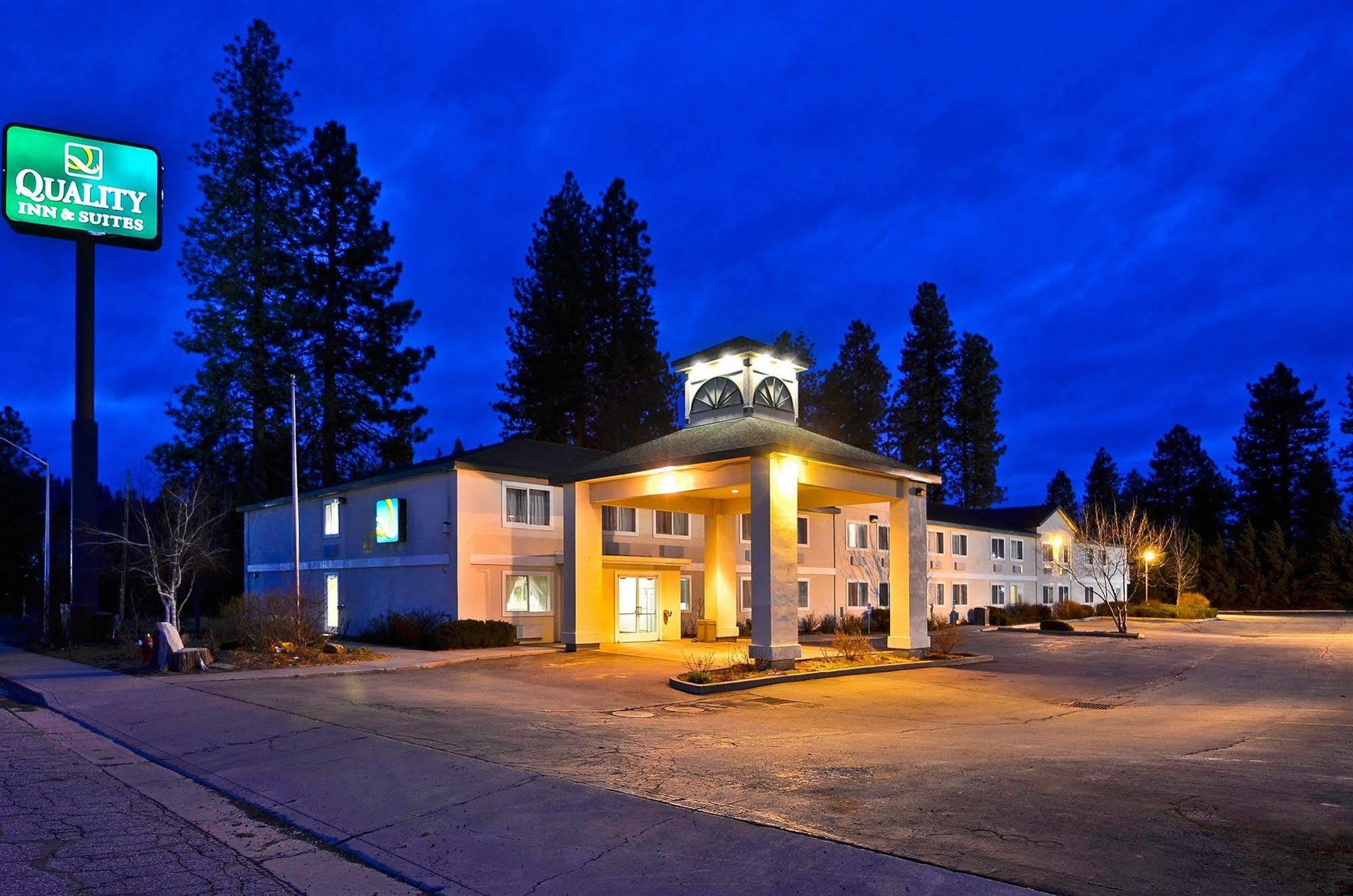 Quality Inn & Suites Уийд Екстериор снимка