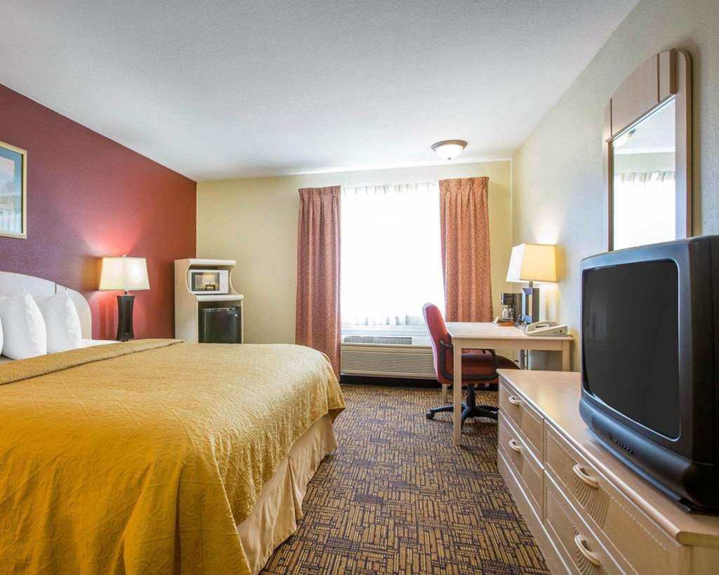 Quality Inn & Suites Уийд Екстериор снимка