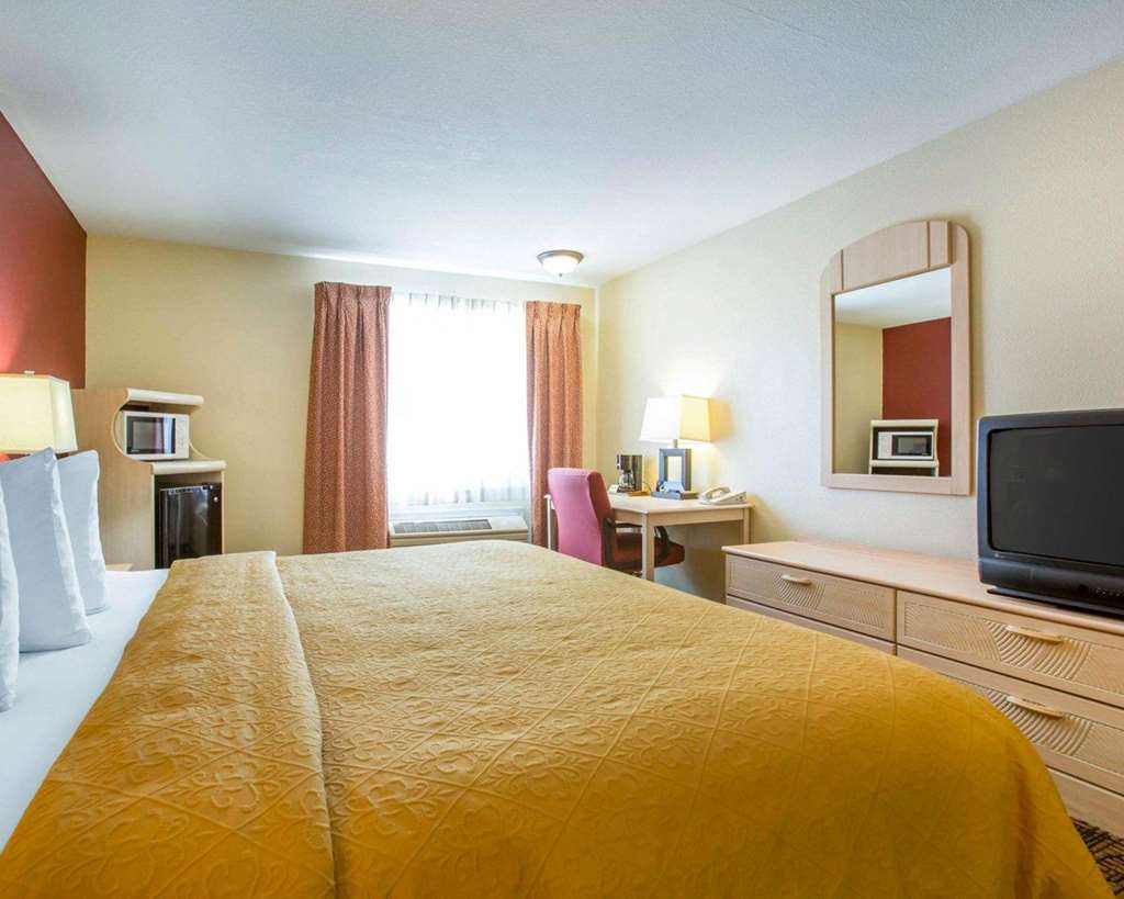 Quality Inn & Suites Уийд Екстериор снимка